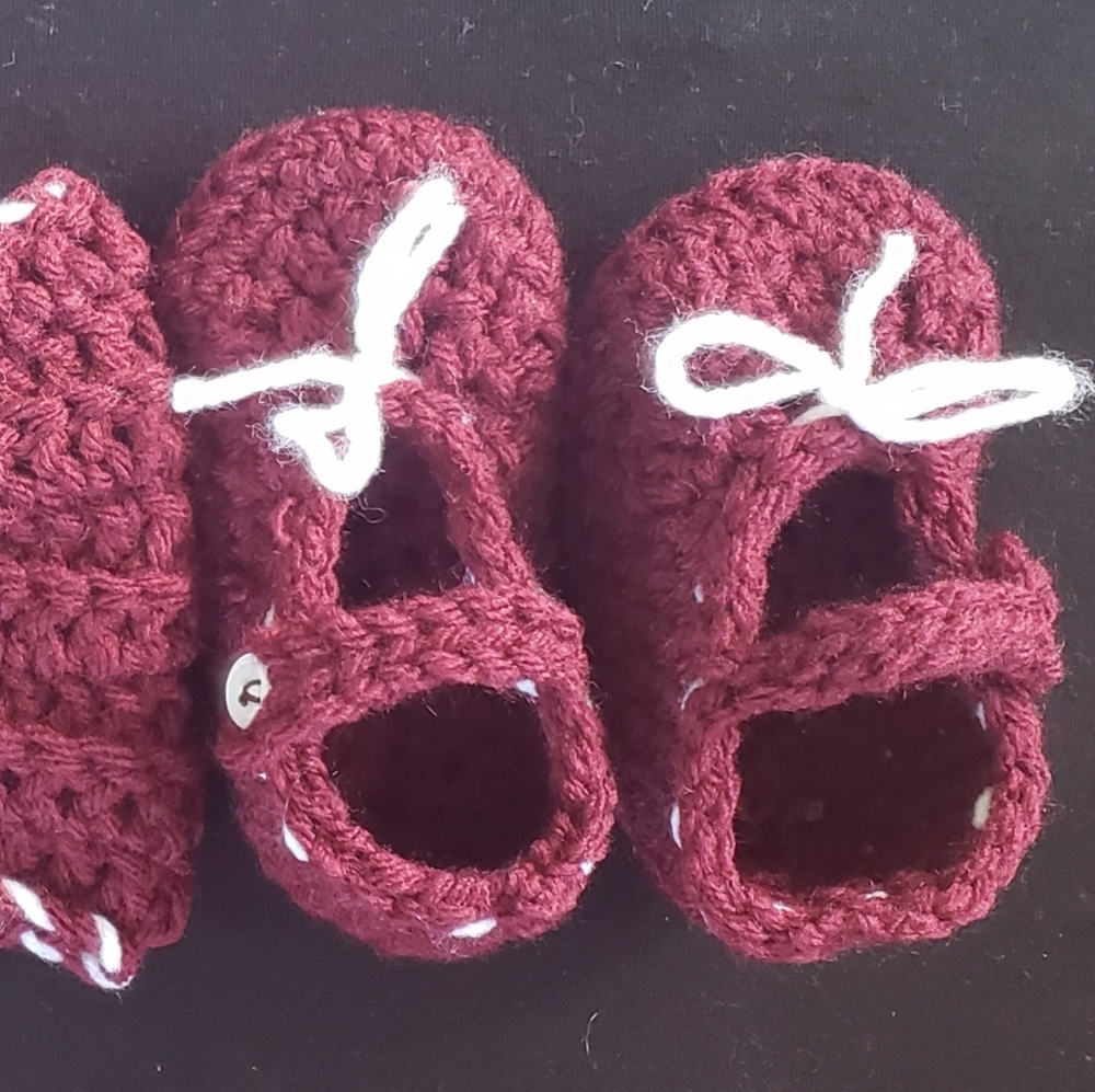 Pretty crochet earwarmer headband and booties, Mary Jane style